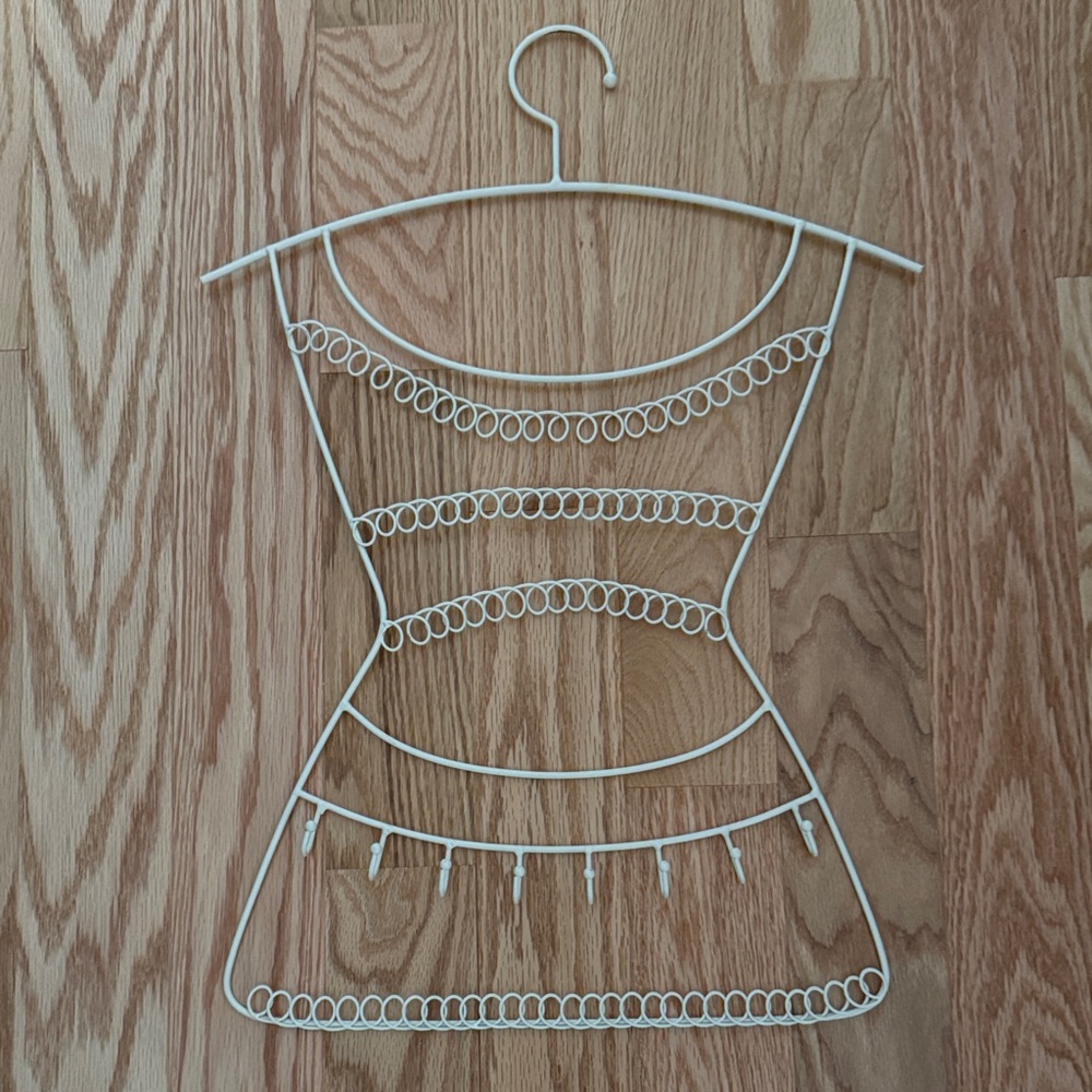 Cream Metal Dress-Shaped Jewelry Organizer